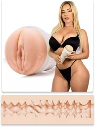 Masturbateur vagin Savannah Bond From Australia with Love