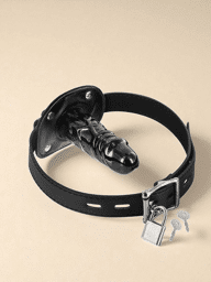 Bâillon avec gode long entrant