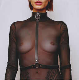 Harnais de poitrine en cuir
