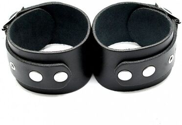 Menottes poignets cuir