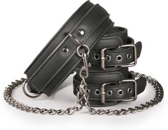 Collier en cuir avec menottes