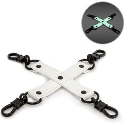 Croix d'Entraves Photoluminescent Glo