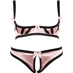 Ensemble soutien-gorge rose à demi ouvert