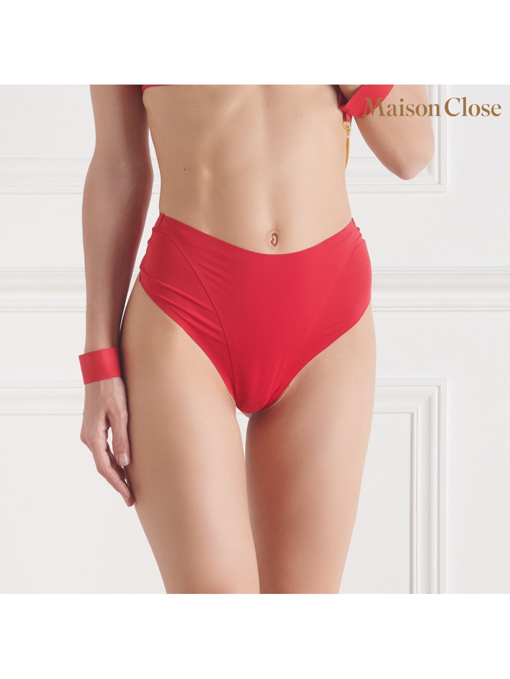 String Taille Haute avec Menottes Tapage Nocturne Rouge