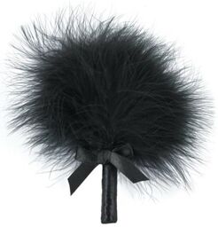 Plumeau noir avec noeud satiné