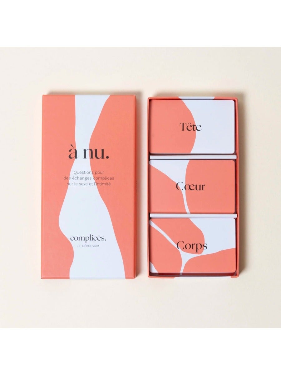 Jeu de cartes pour couple à nu.