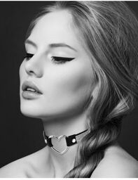 Collier Cuir Coeur et Strass