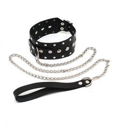 Collier avec rivets et chaîne