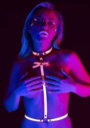 Harnais Sexy Glow In The Dark Rose