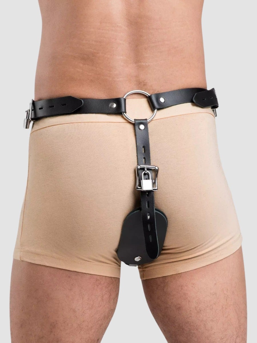 Ceinture de chasteté harnais pour plug anal avec cockring
